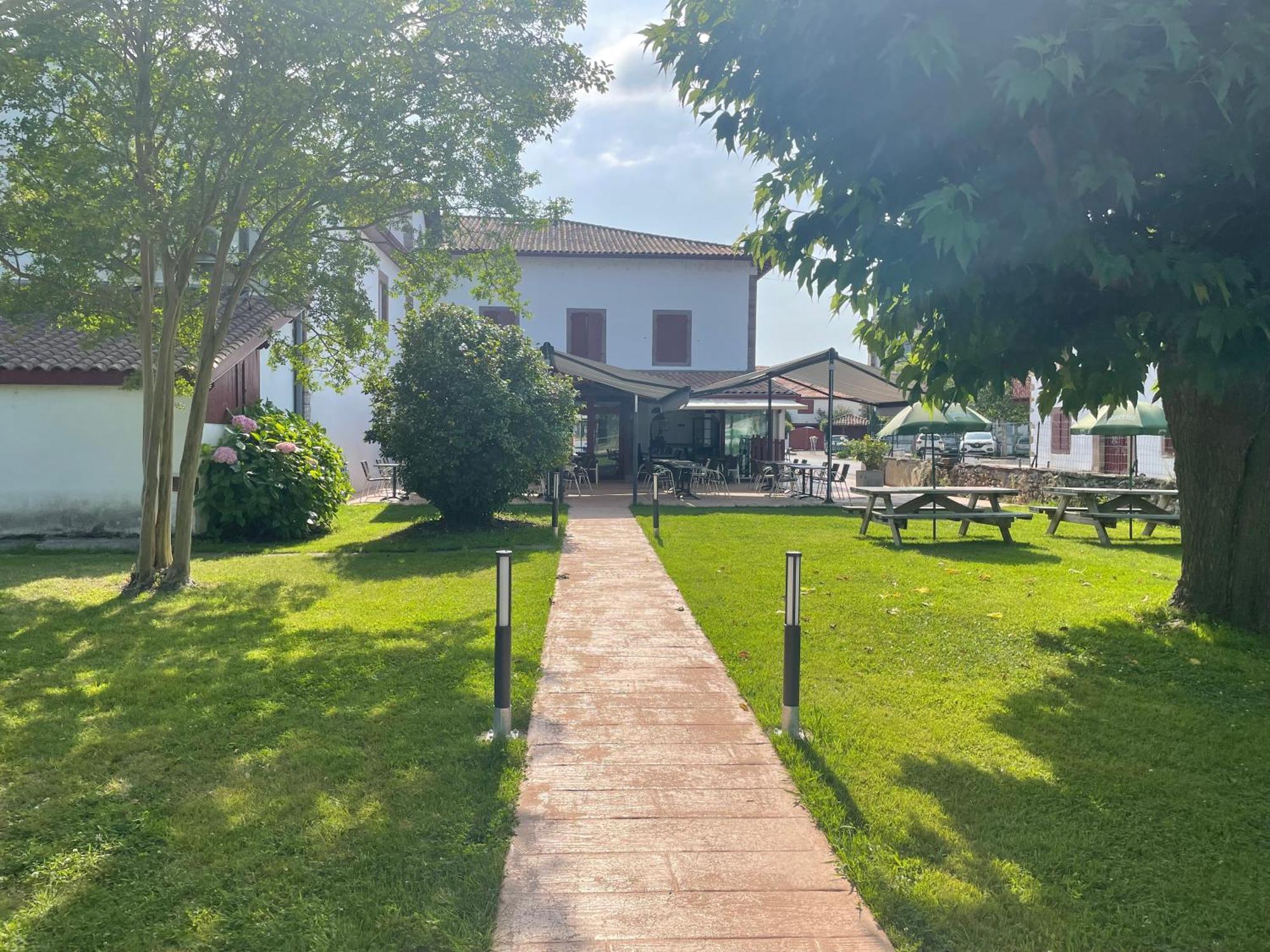 Hotel Mendy Saint-Jean-le-Vieux  ภายนอก รูปภาพ